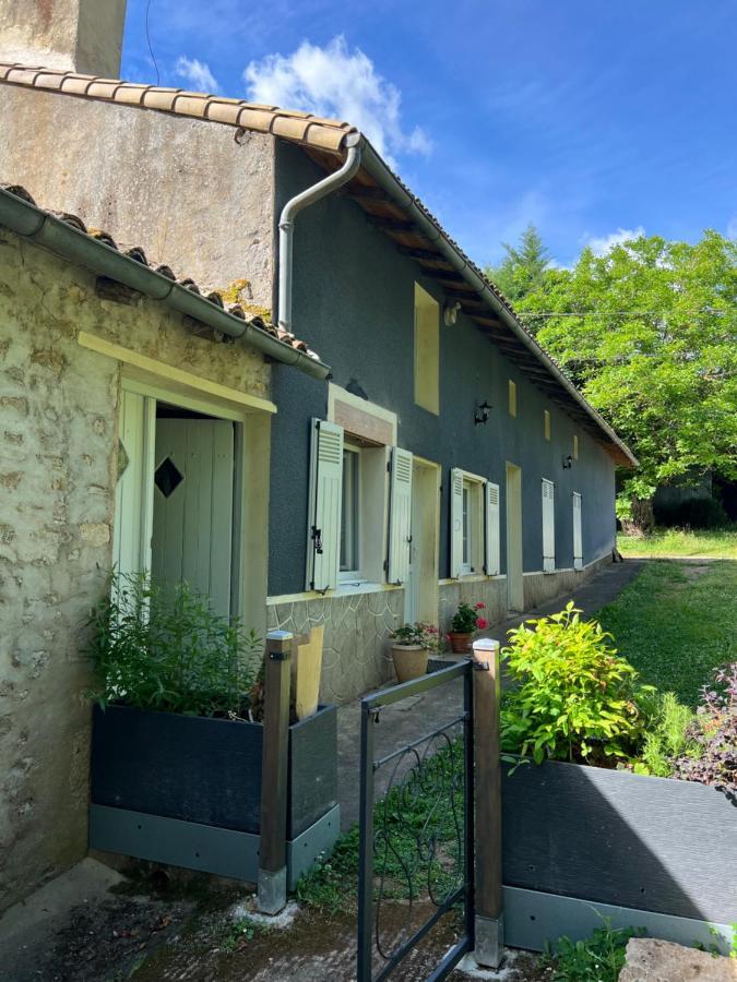 Maison De Preuille Payre Exterior foto